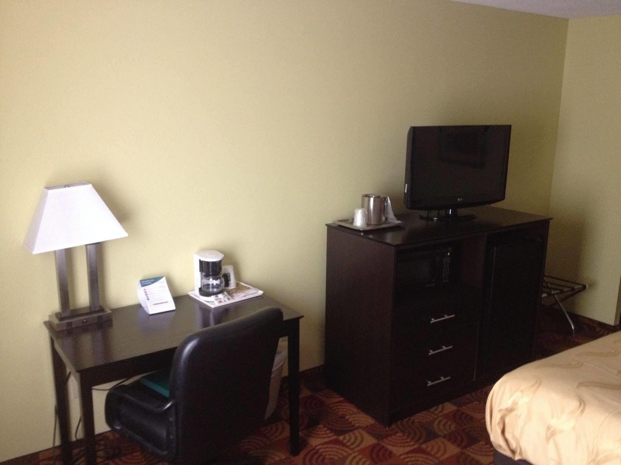 Quality Inn Washington Nc Bagian luar foto